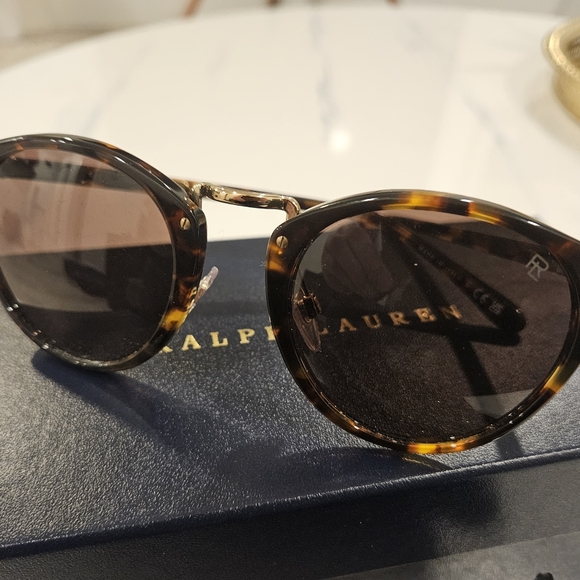 Ralph Lauren Purple Label The Quincy Sunglasses - Picture 2 of 5